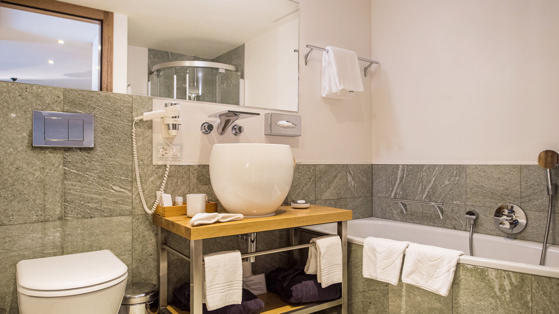 bathroom-deluxe-suite-hotel-firefly-zermatt-switzerland.jpg