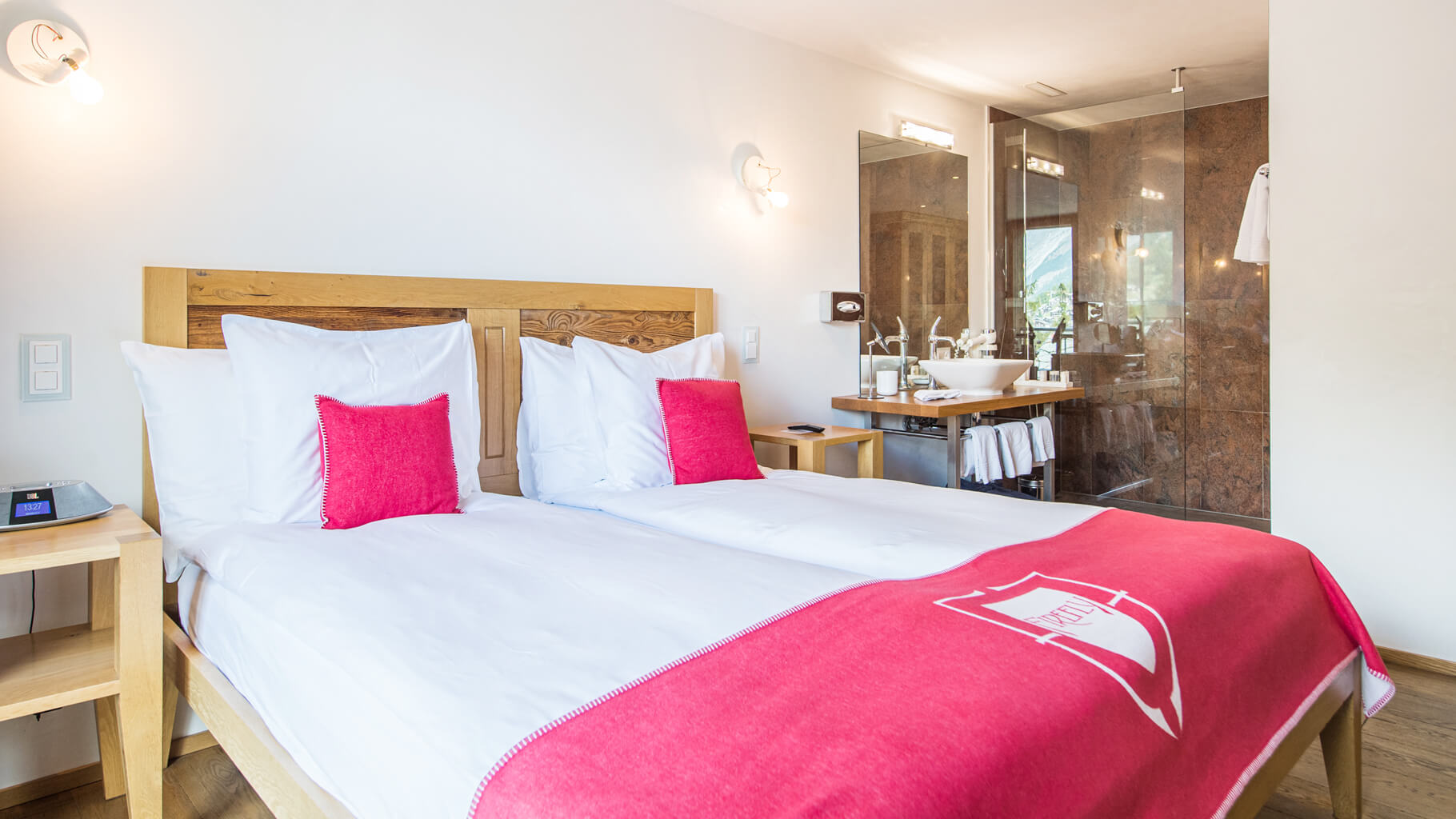 bedroom-hotel-firefly-chalet-suite-zermatt-switzerland.jpg
