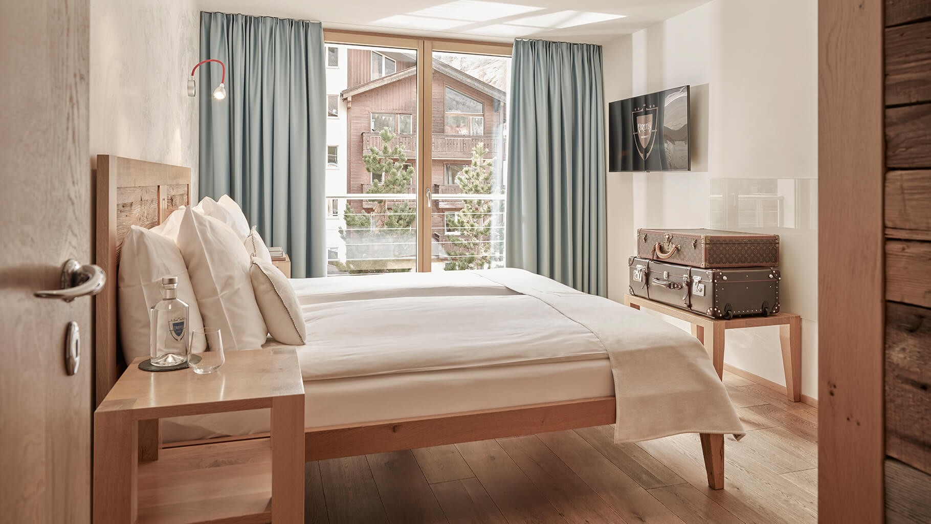 bedroom2-deluxe-suite-hotel-firefly-zermatt-switzerland.jpg